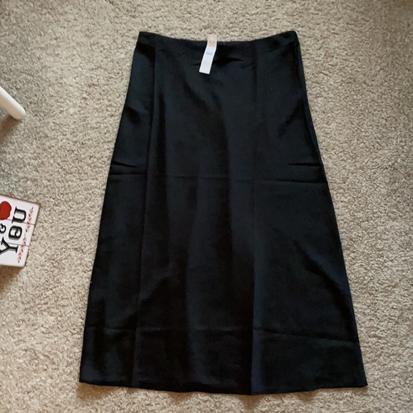 NWT J. Crew pull on slip skirt in black - Picture 2 of 4